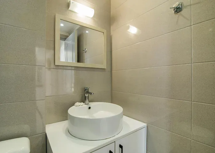 The Barn Aparthotel 3*